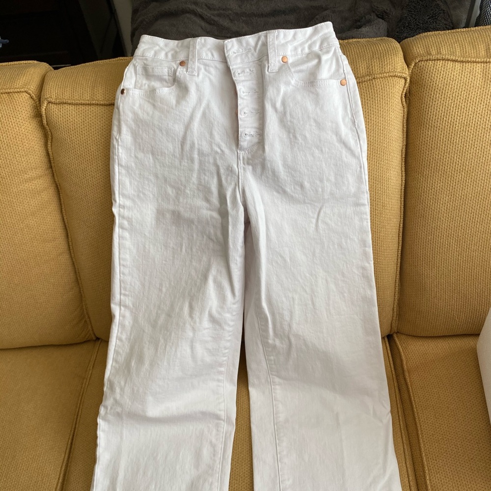 JustFab White High-Rise Cropped Wide Leg Jeans - Picture 2 of 6